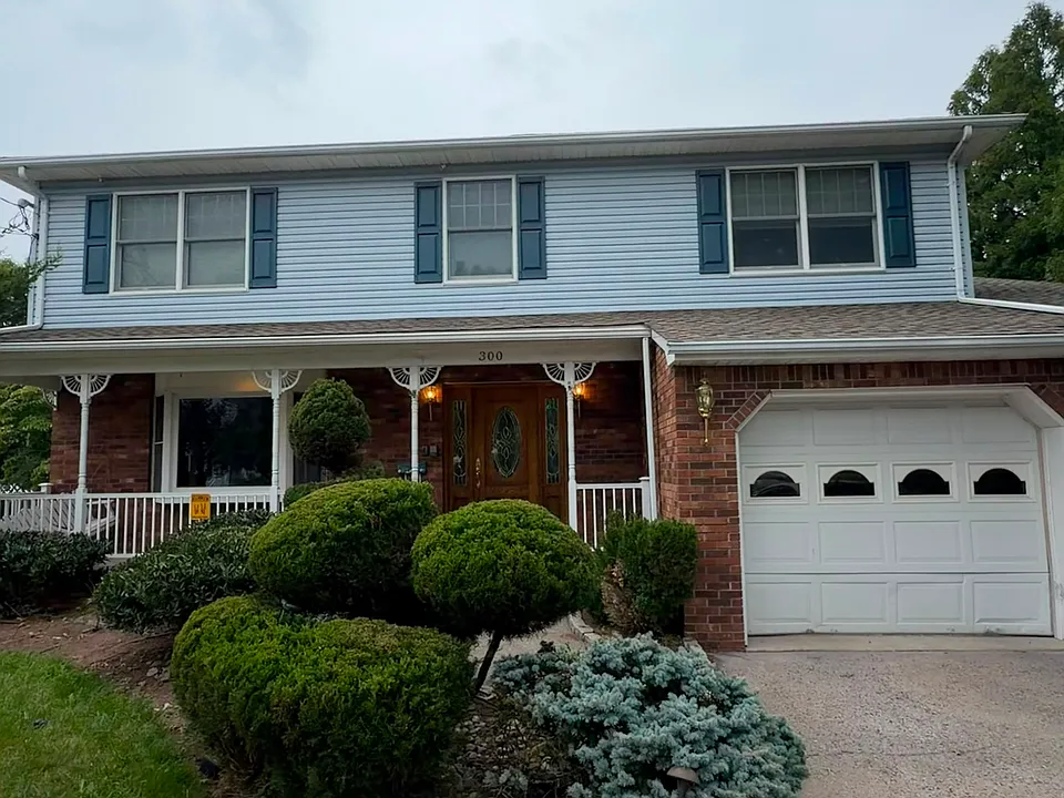 300 Saint Johns Pl