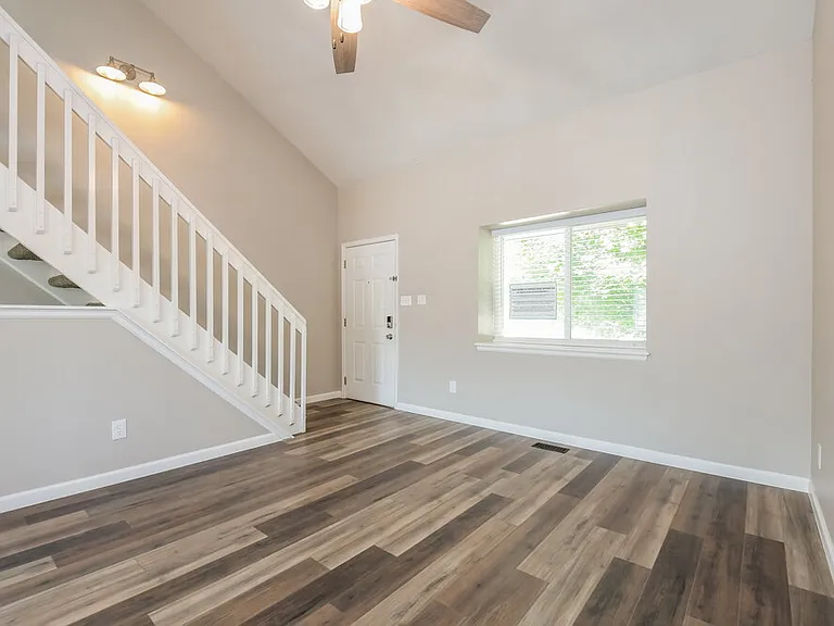 12158 Hudson Ct — Photo 6