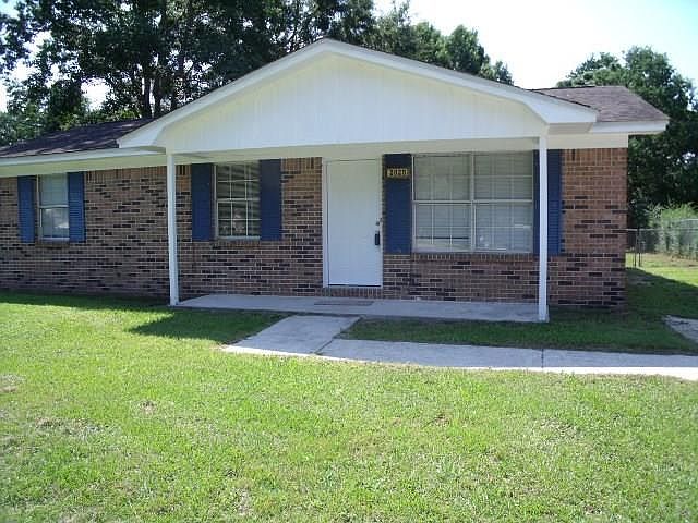 1st image of 2025 Woodbury Dr