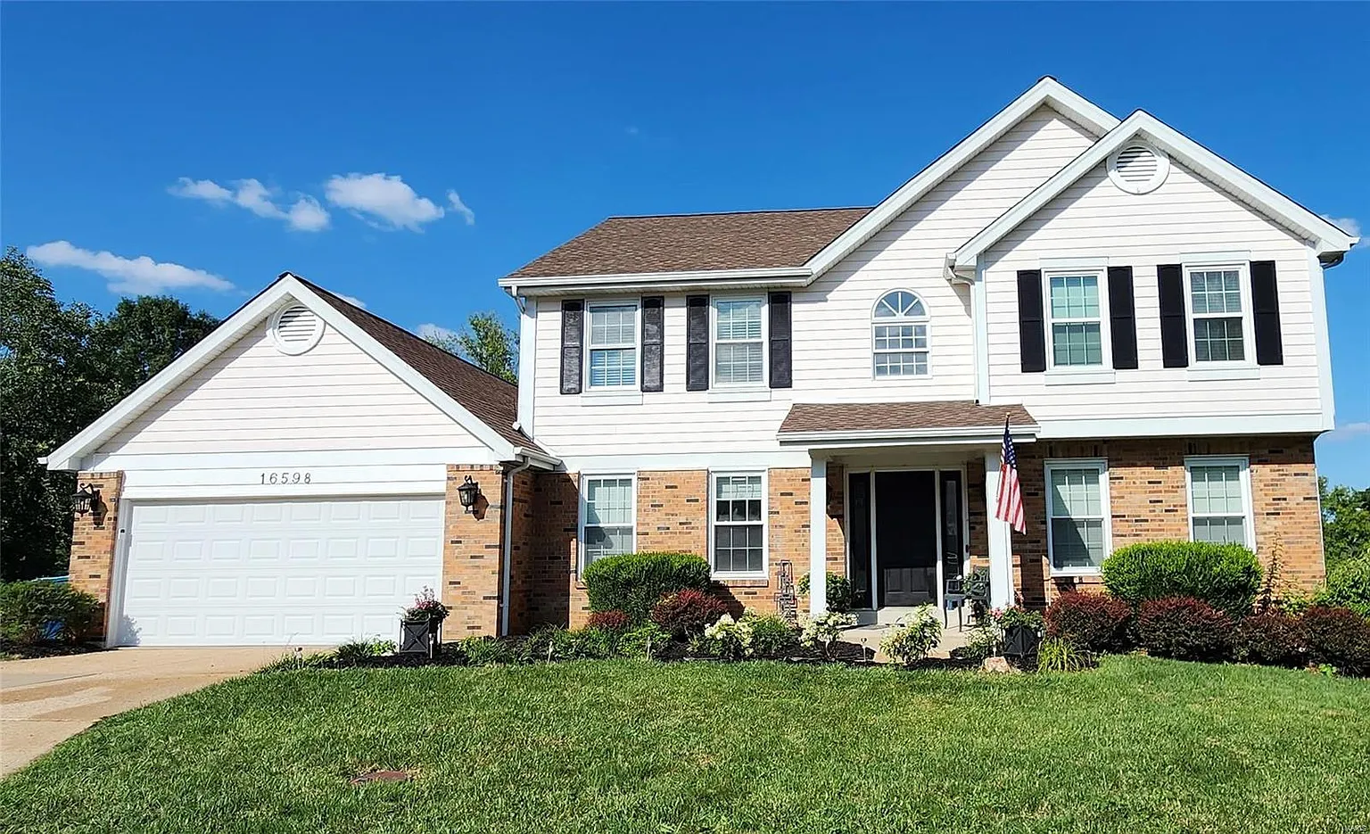 16598 Centerpointe Dr photo 1