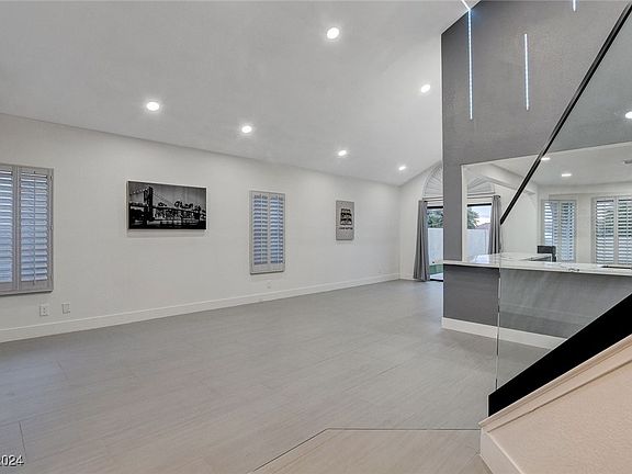 3rd image of 9713 Horizon Hills Dr