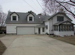 N4820 N Helenville Rd, Helenville, WI 53137