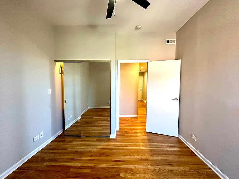 2801 W Logan Blvd #2R — Photo 15