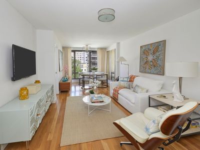 166 E 61st St APT 8D, New York, NY, 10065