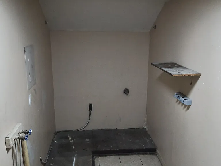 843 S Broadview Ave — Photo 13