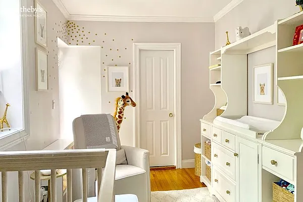 Rented by Sotheby's International Realty | media 43