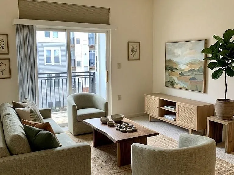 2655 Prosperity Ave #318 — Photo 2