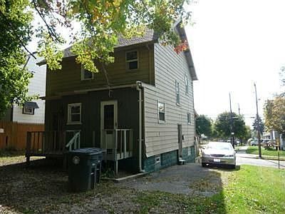 4th image of 1447 Newton St