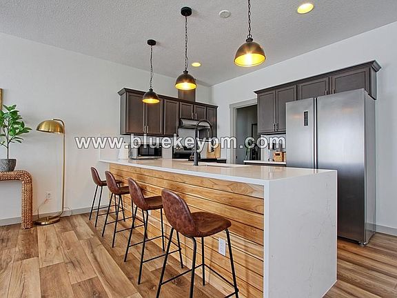 5th image of 15609 NE 17th Ct