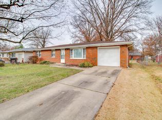 802 Southmoor Pl, Godfrey, IL