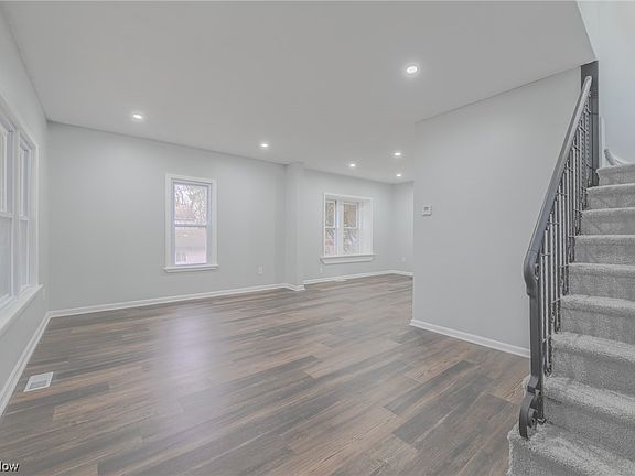 5th image of 800 Bellevue Ave