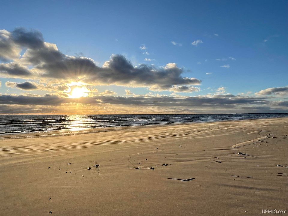 1st image of 463 Top O The Lake Rd