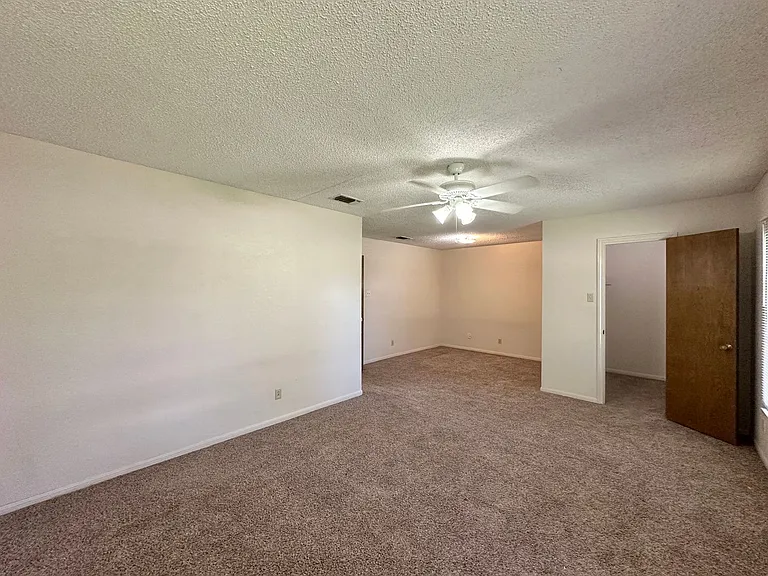 2408 Lake Rd — Photo 23