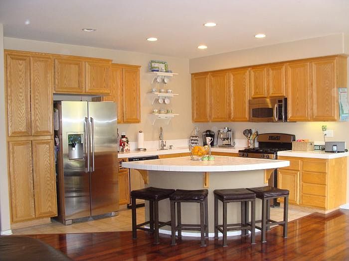 2nd image of 1444 Wooden Valley St