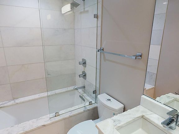 5th image of 643 Lamont St NW Unit 1
