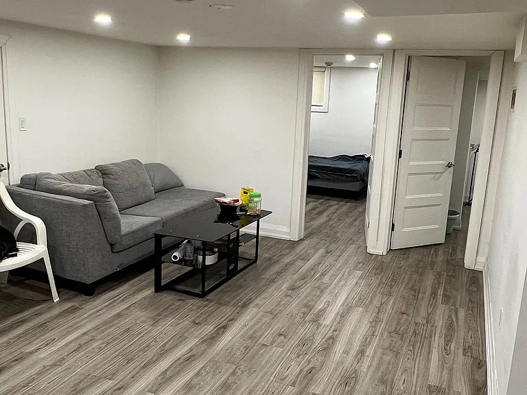 129 Earlton Rd #BASEMENT — Photo 4