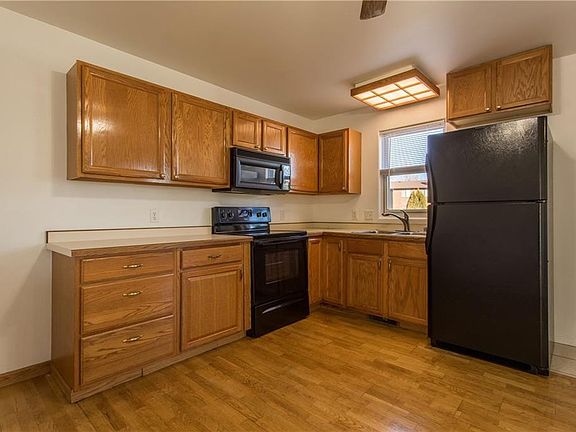5th image of 3390 Canyon Dr Unit C16