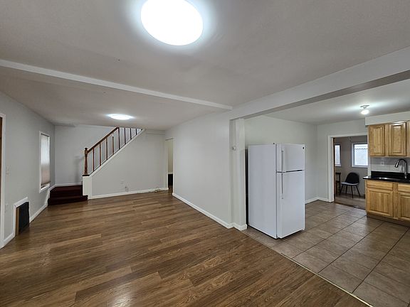 4th image of 104 Eaton Ct