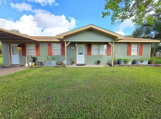 610 E Division St, Edna, TX 77957