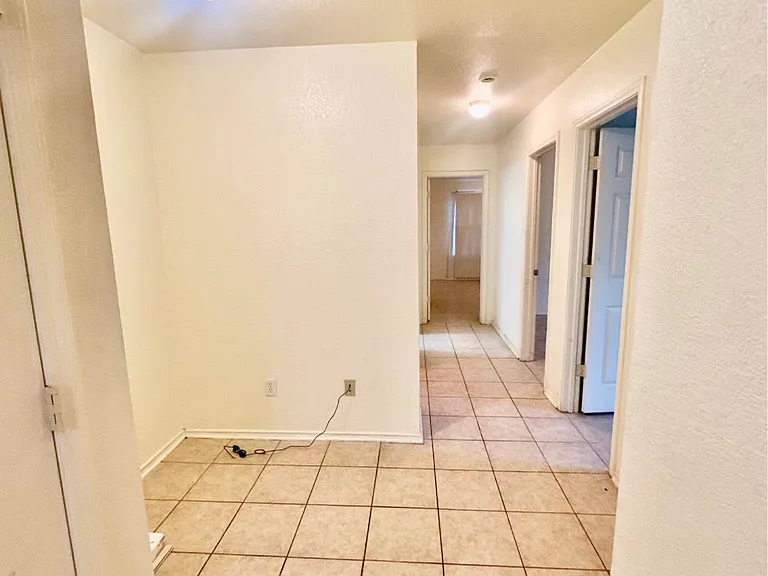 4107 Alan Kent Dr #B — Photo 14