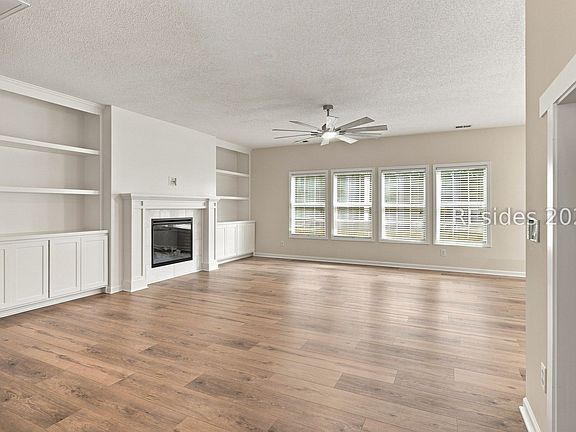 3rd image of 179 Knightsbridge Road