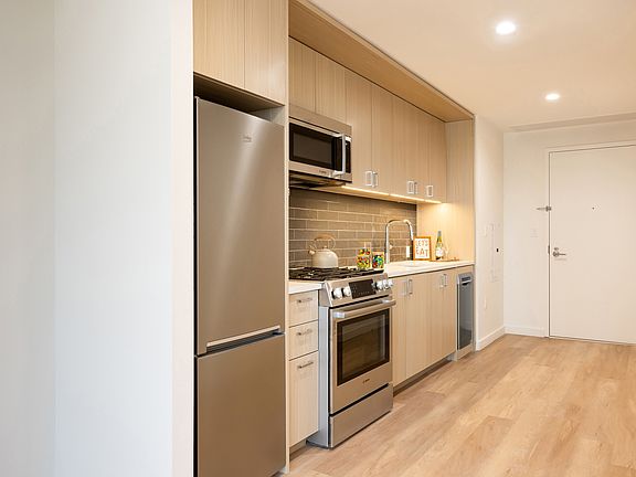 2nd image of 2701 Jackson Ave #7K
