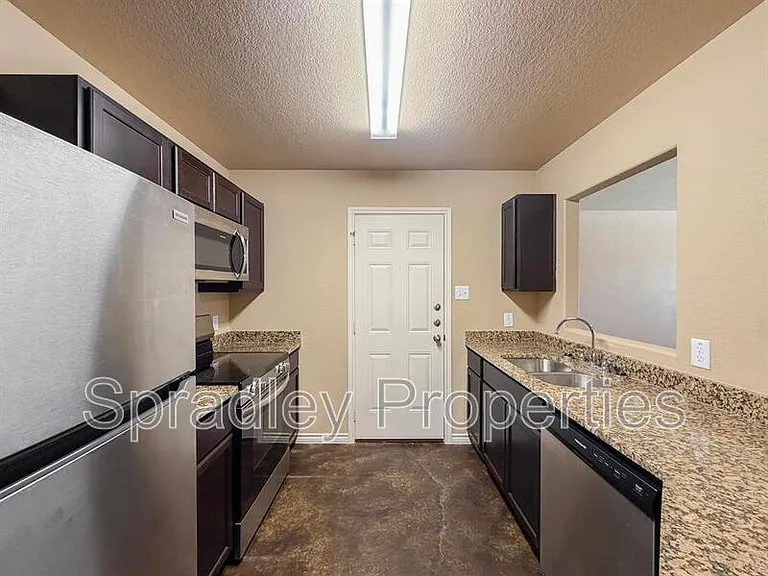 1051B Mason Dr — Photo 5