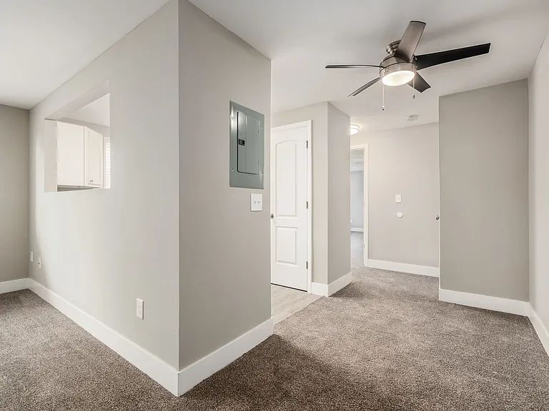 Columbus Park Apartments — Photo 6
