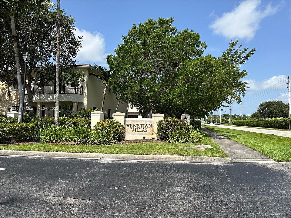 1st image of 2511 Venetian Ct #1
