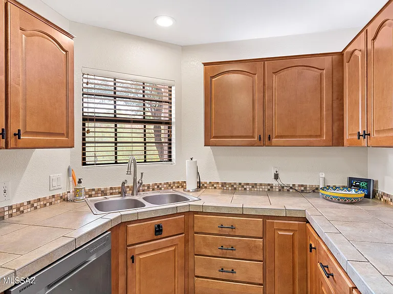 6414 N Tierra De Las Catalinas #29 — Photo 8