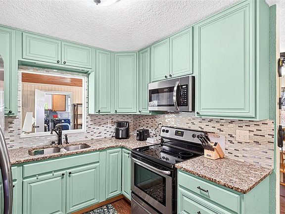 2nd image of 2021 OLIVER PLACE