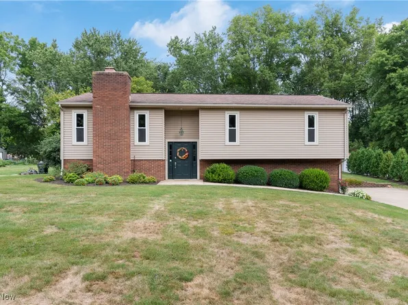 1409 Elmcreek St NW, North Canton, OH 44720