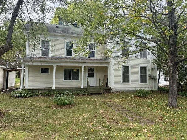 N4547 Broadway St, New London, WI 54961