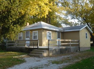 105 W Forest Ave, East Peoria, IL 61611