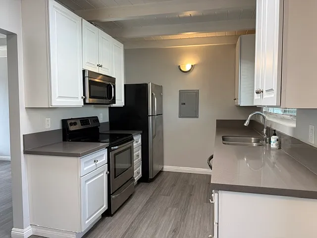 2122 Huntington Ln #3 — Photo 7