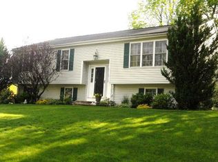 4 W Parish Ln, Merrimac, MA 01860