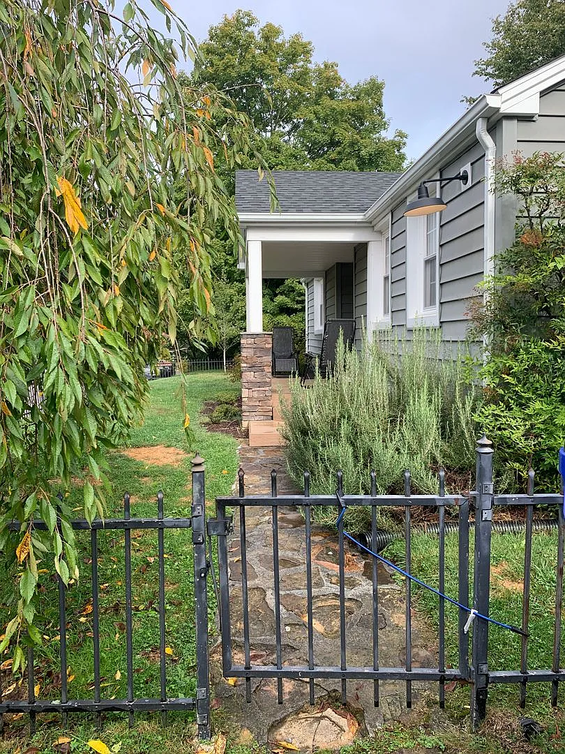 711 Gracelyn Ct | 3Bed 2 Bath | Downtown Blacksburg | — Photo 4