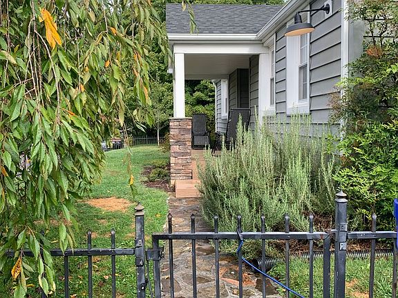 4th image of 711 Gracelyn Ct Suite 206