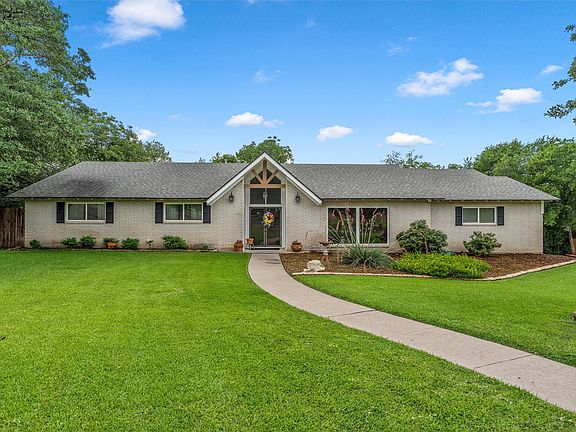2nd image of 1124 Sierra Dr