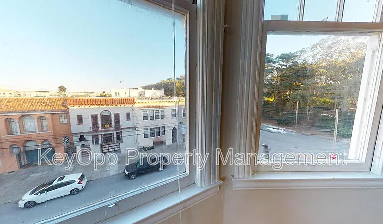 895 31st Ave #7 — Photo 6