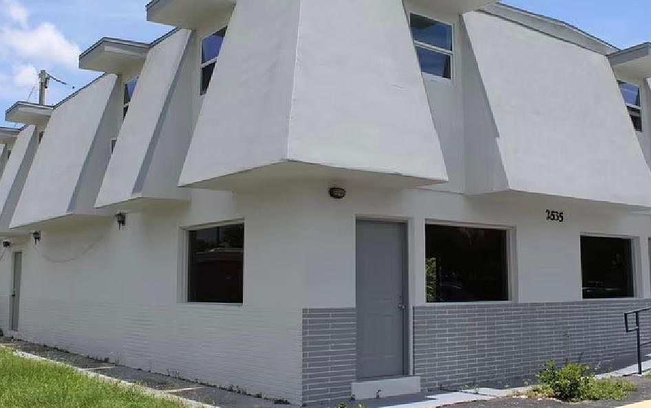 1st image of 2535 Parkway St #2