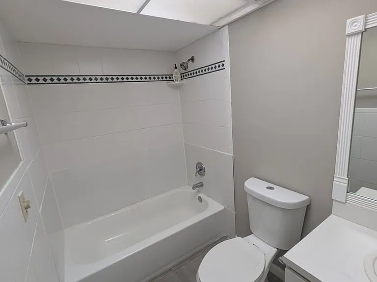 490 NW 20th St #211 — Photo 19