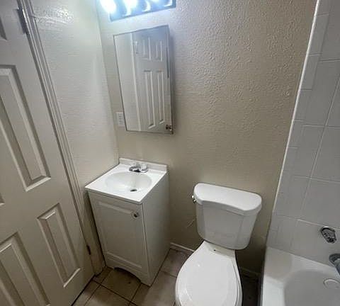 5th image of 650 W Buena Vista St APT 3