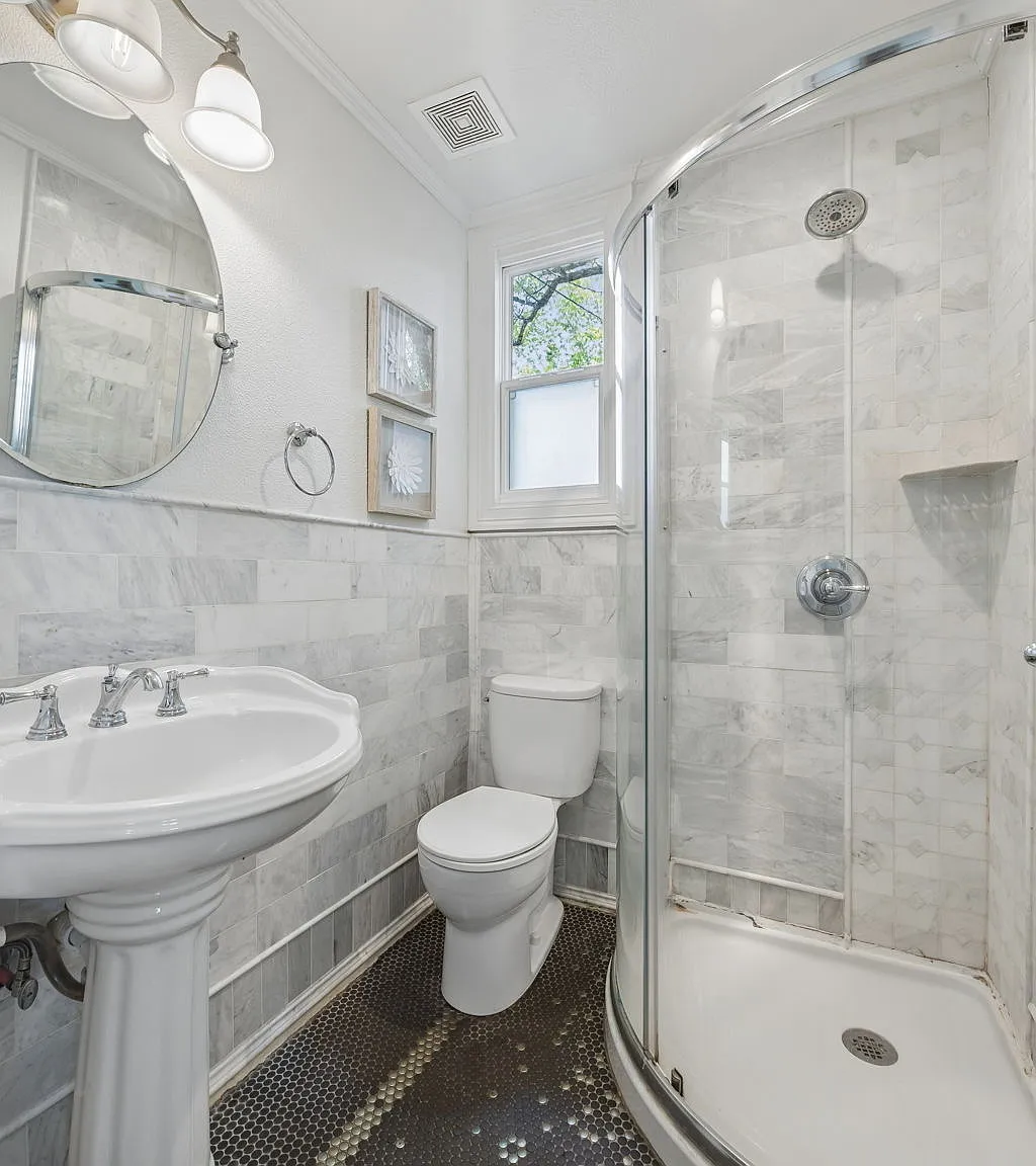3 bed, 1360 sqft, $2,350 — Photo 4