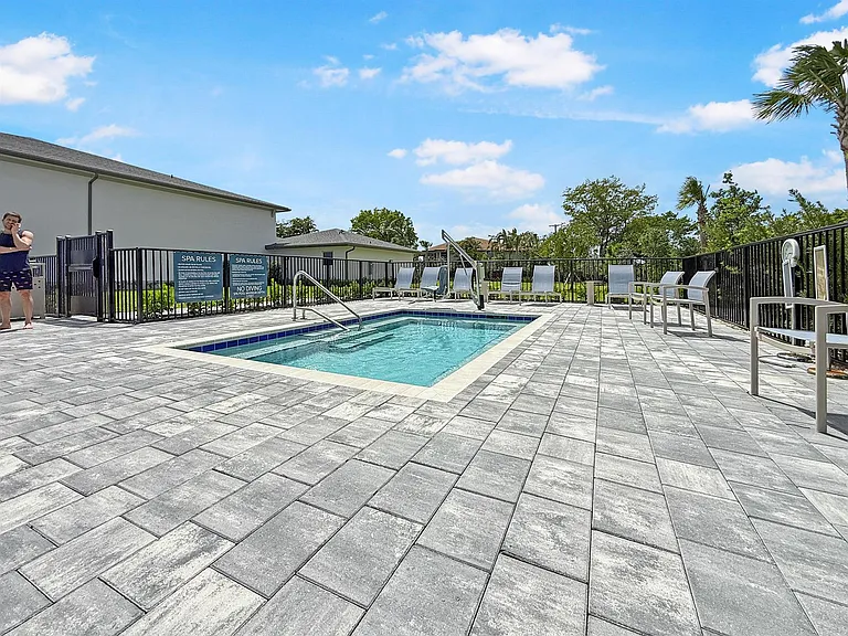 13586 Sabal Palm Ct #D — Photo 18