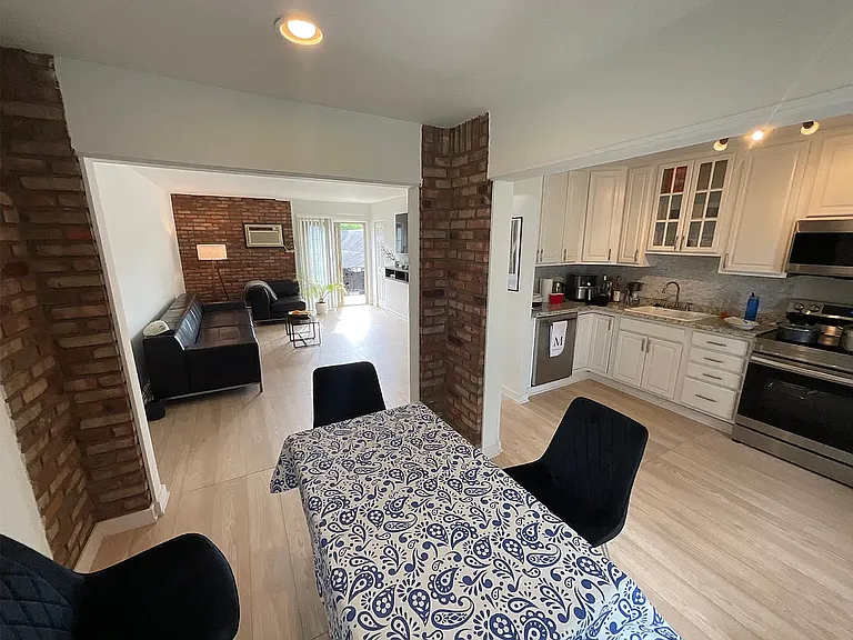 2354 W Forteen Mile Rd — Photo 2