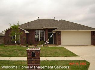 4105 Queens Dr, Moore, OK 73160