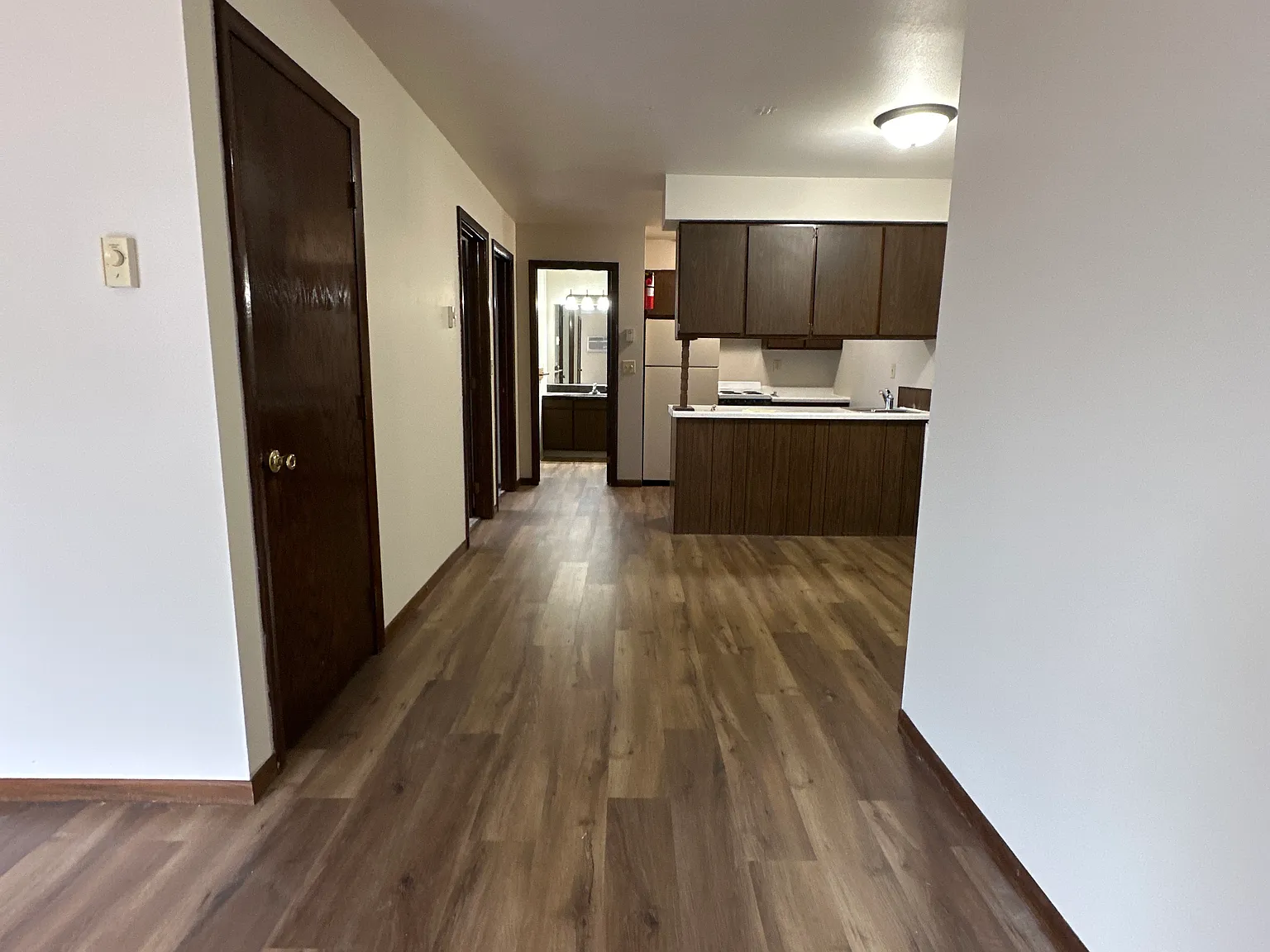 2 bed, 755 sqft, $830 — Photo 3
