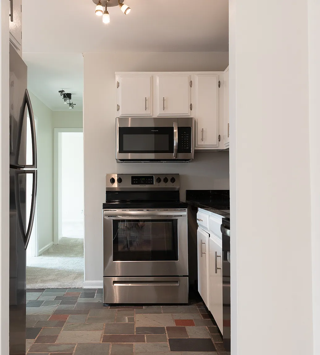 Condo — Photo 4