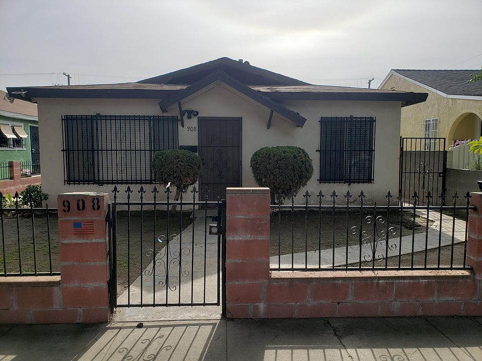 FRONT HOUSE 3 BEDROOM 1.5 BATH